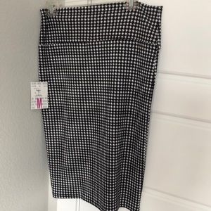 LulaRoe women’s Size M Cassie skirt.